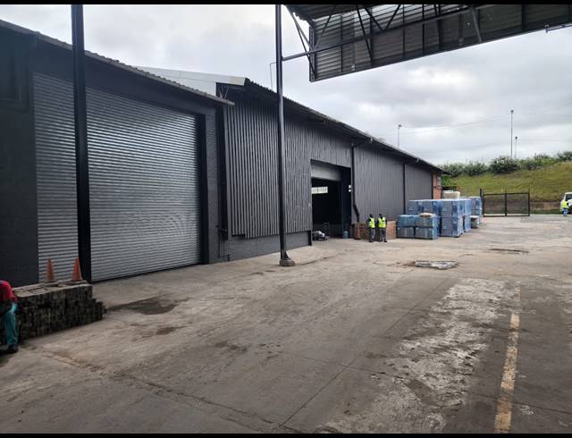 2,357M² WAREHOUSE TO LET IN ROSSBURGH